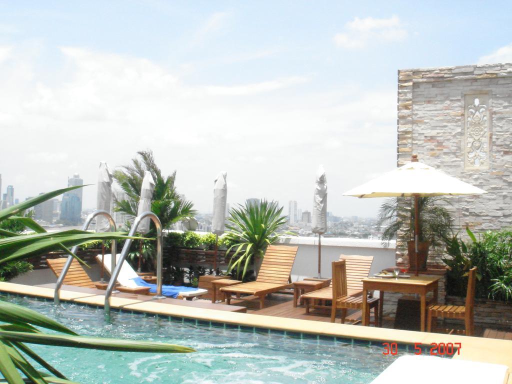 Grande Ville Hotel Bangkok Buitenkant foto