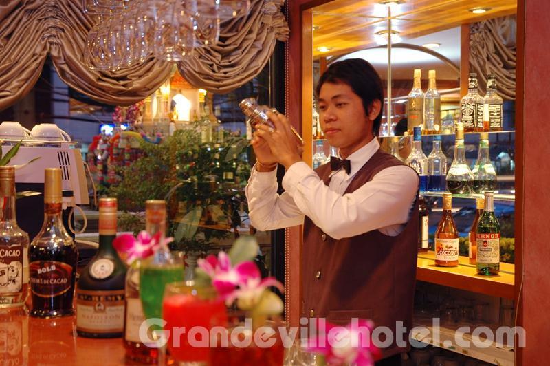 Grande Ville Hotel Bangkok Buitenkant foto